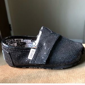 Brand new toms for kids
